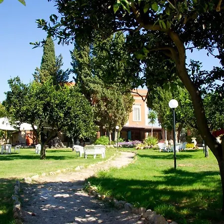 Agriturismo Santa Chiara Farm stay *